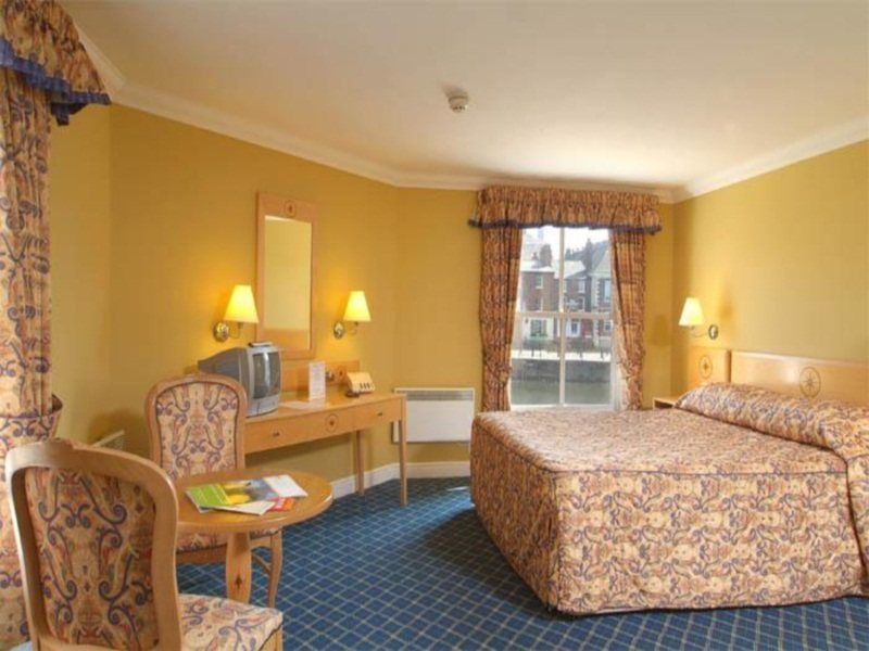 The Queens Hotel Йорк Экстерьер фото