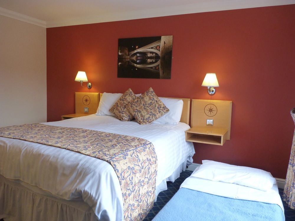 The Queens Hotel Йорк Экстерьер фото